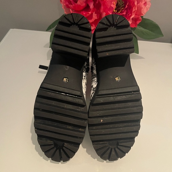 Boots - Picture 10 of 11